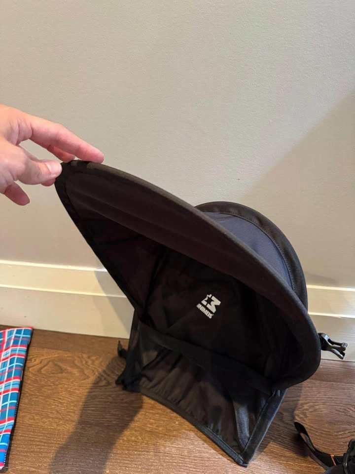 MiniMeis Shoulder Carrier + Sunshade – Like New - photo 4