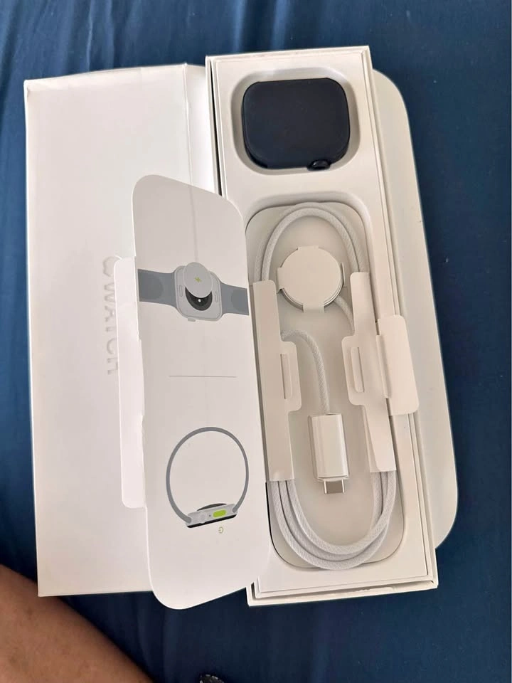 Apple Watch Series 10 GPS 46MM with Extra Bands like New