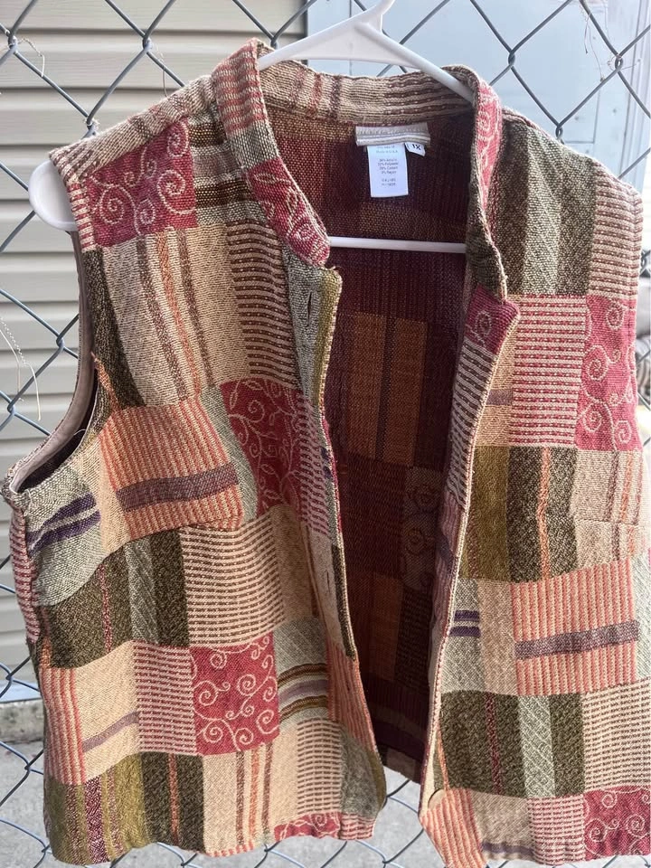 COLDWATER CREEK Women's 1x Button Front Tapestry Sleeveless Vest