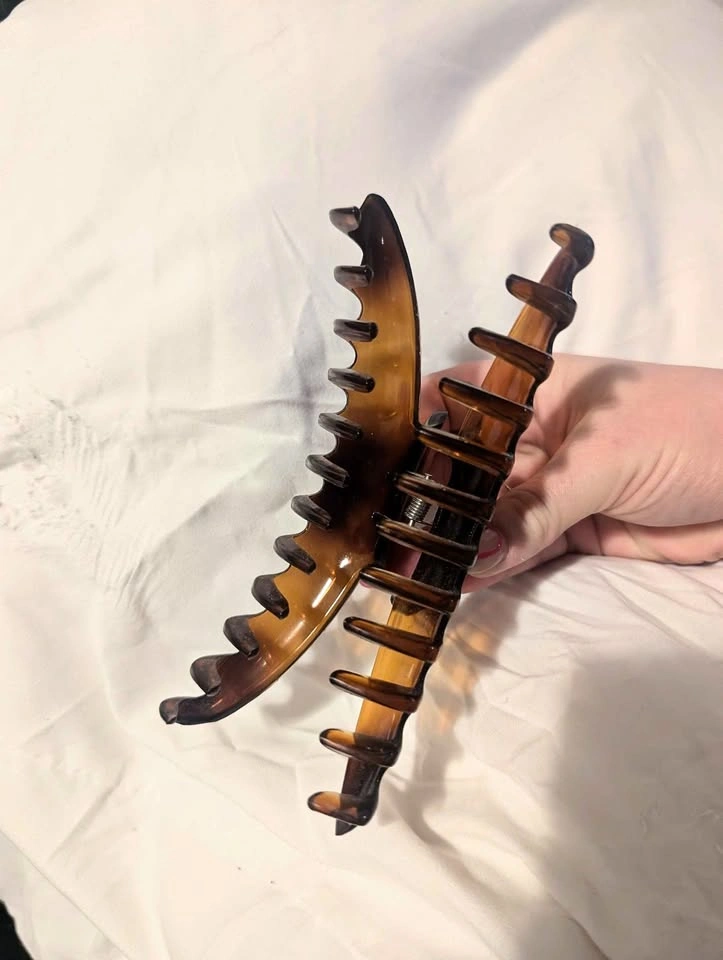 Large Plastic Claw Clip