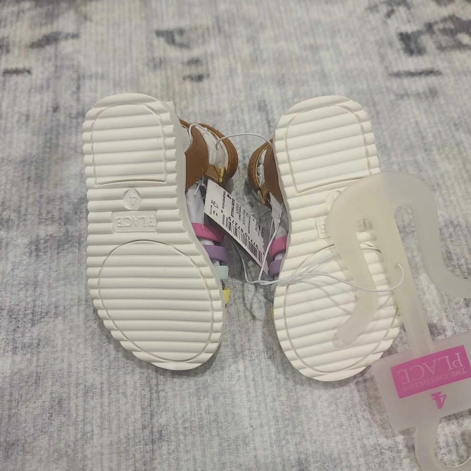 Never worn toddler sandal - size 4 - photo 2