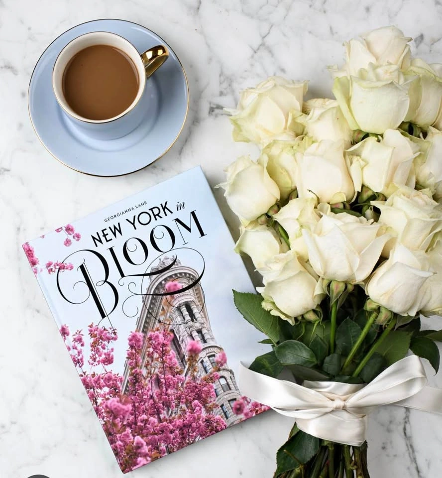 New York In Bloom - Small Coffee Table Book