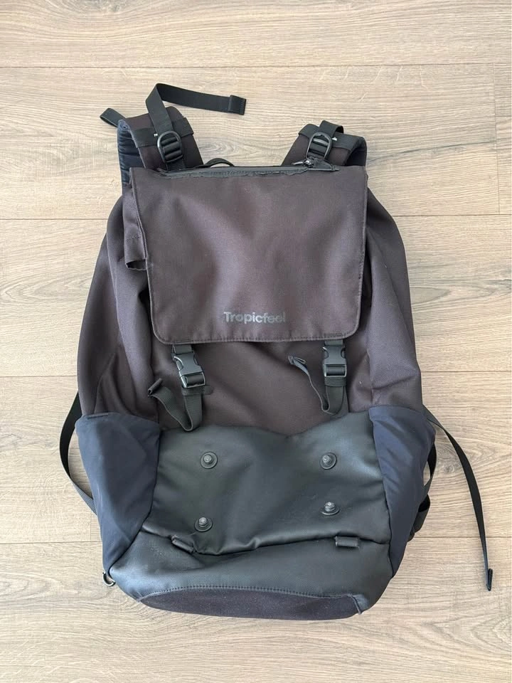 Tropicfeel Shell Travel Backpack plus accessories - photo 2