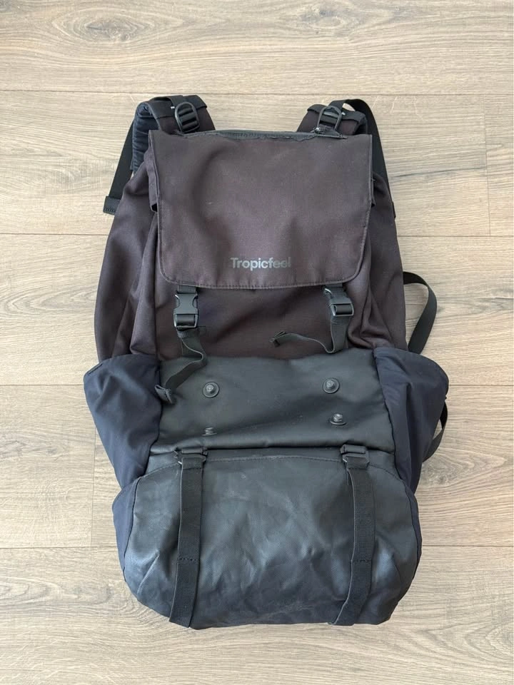 Tropicfeel Shell Travel Backpack plus accessories - photo 3