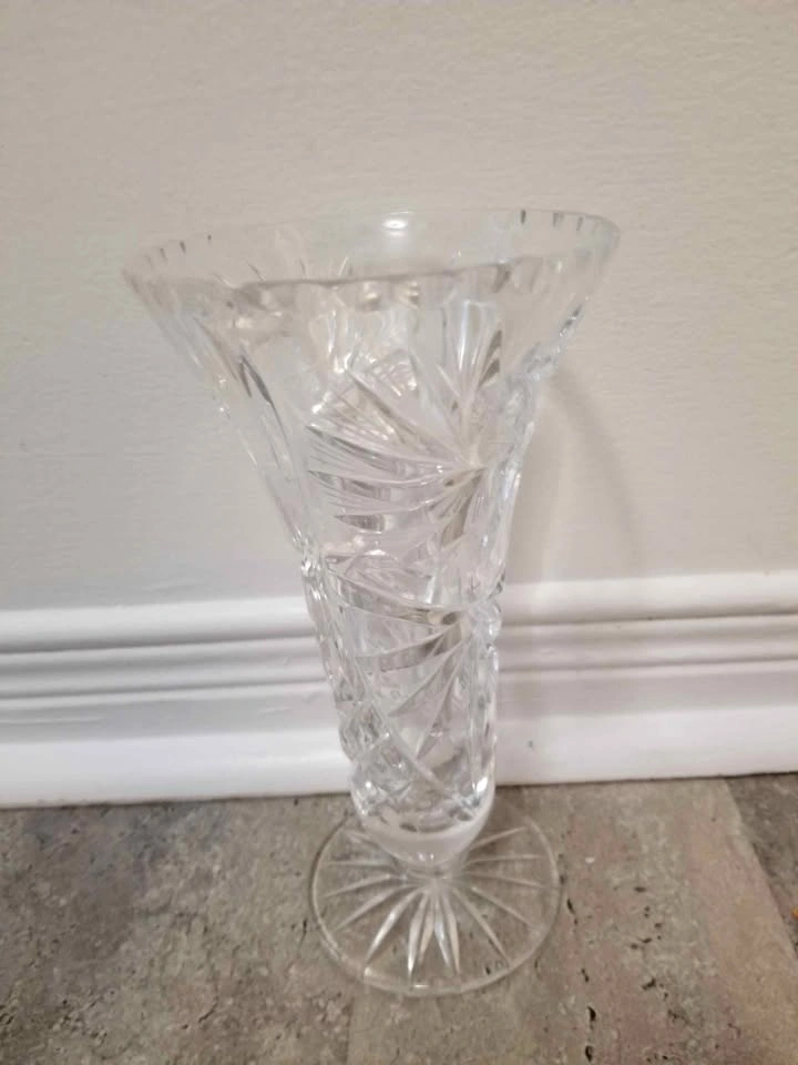 Vintage Crystal Pinwheel Glass Vase