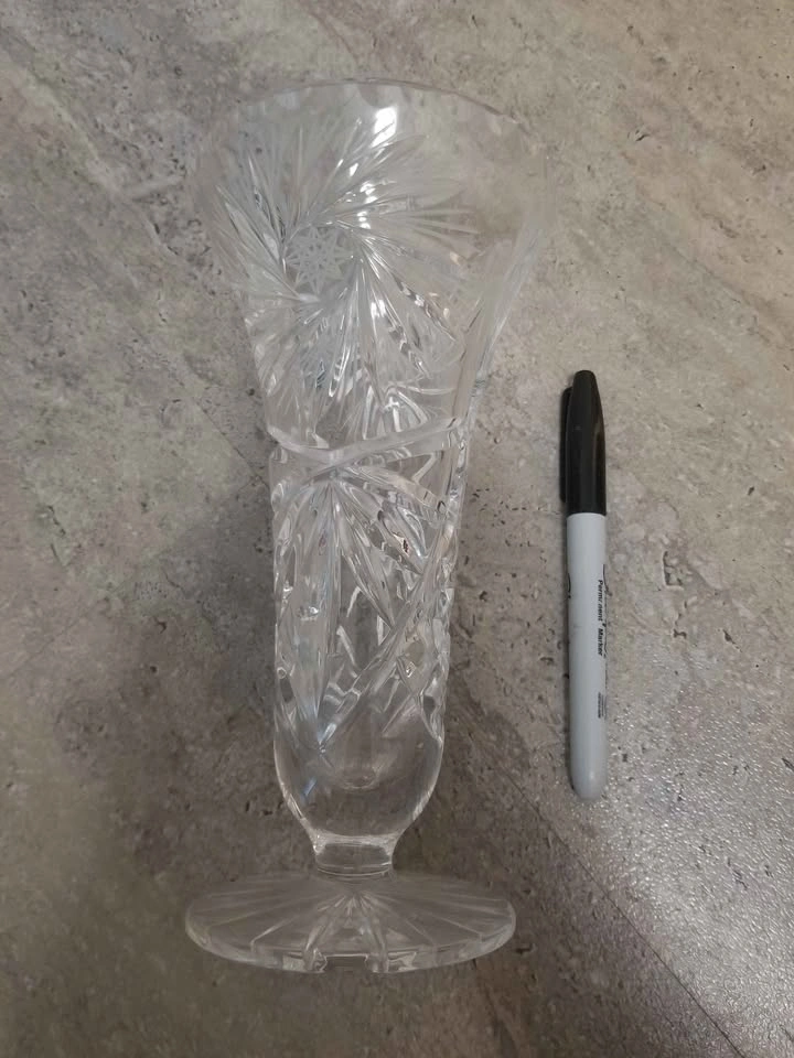 Vintage Crystal Pinwheel Glass Vase - photo 4