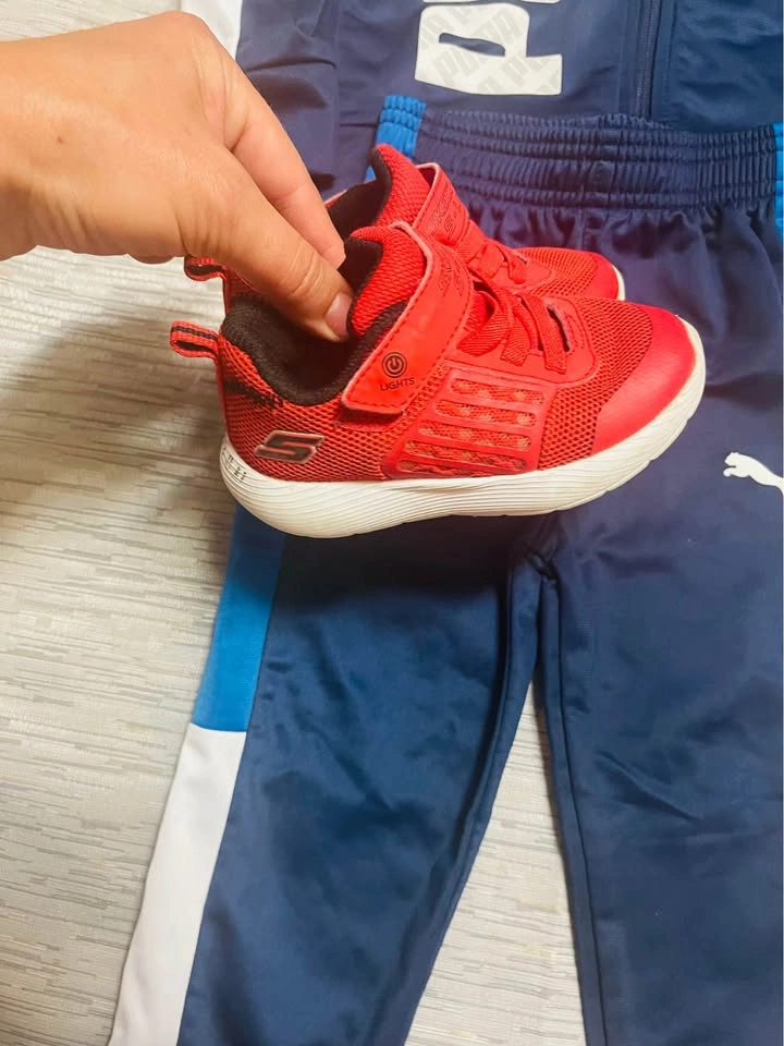 Puma 4T Tracksuit and Skechers Light-Up Shoes - photo 3
