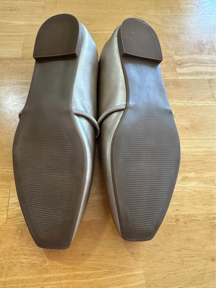 Gold Kensie Ballet Flats. Size 8 - photo 2