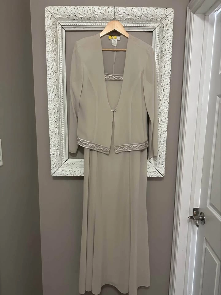 Mother of the Bride/Groom or occasion dress. Size US12