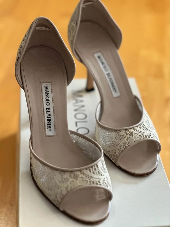 Manolo Blahnik heels. Perfect for Bridal!