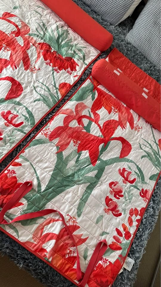 Red Floral Quilted Mats and Bolster Pillows Set - photo 3