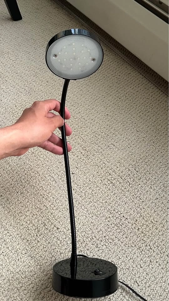 Black flexible gooseneck LED desk lamp - photo 2