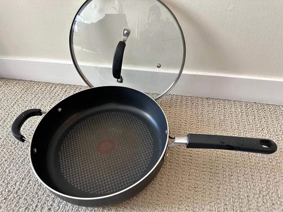 T-fal Pan with Lid 12inch