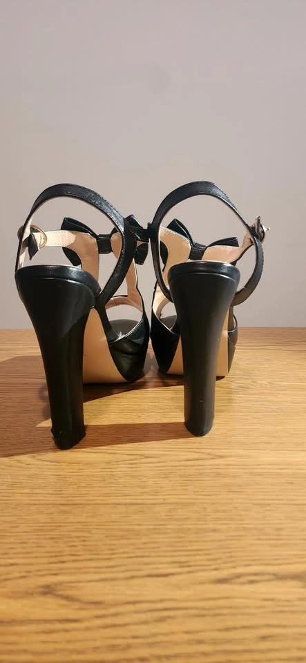 Shoes for sale - photo 2