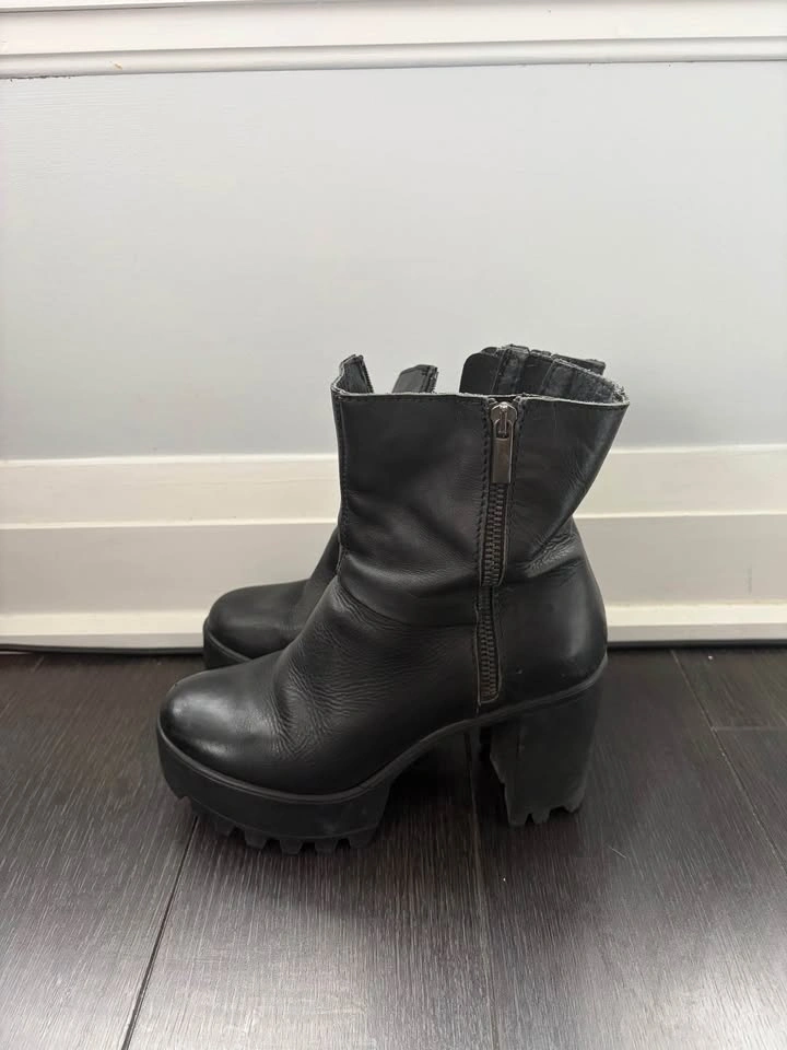 Size 8 Steve Madden Black Platform Boots - photo 2