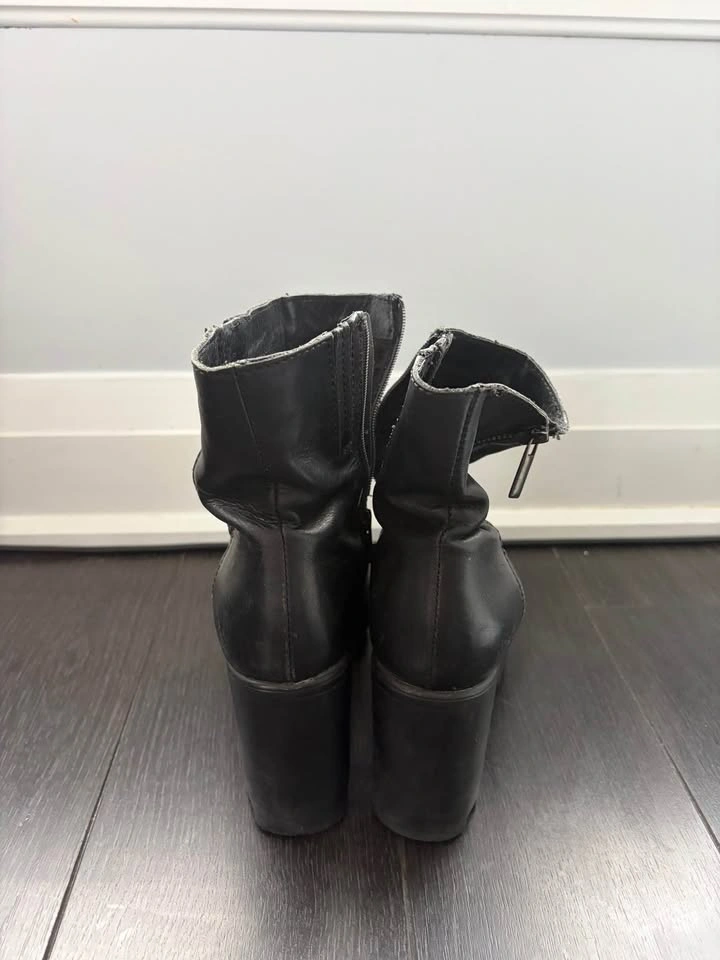 Size 8 Steve Madden Black Platform Boots - photo 3