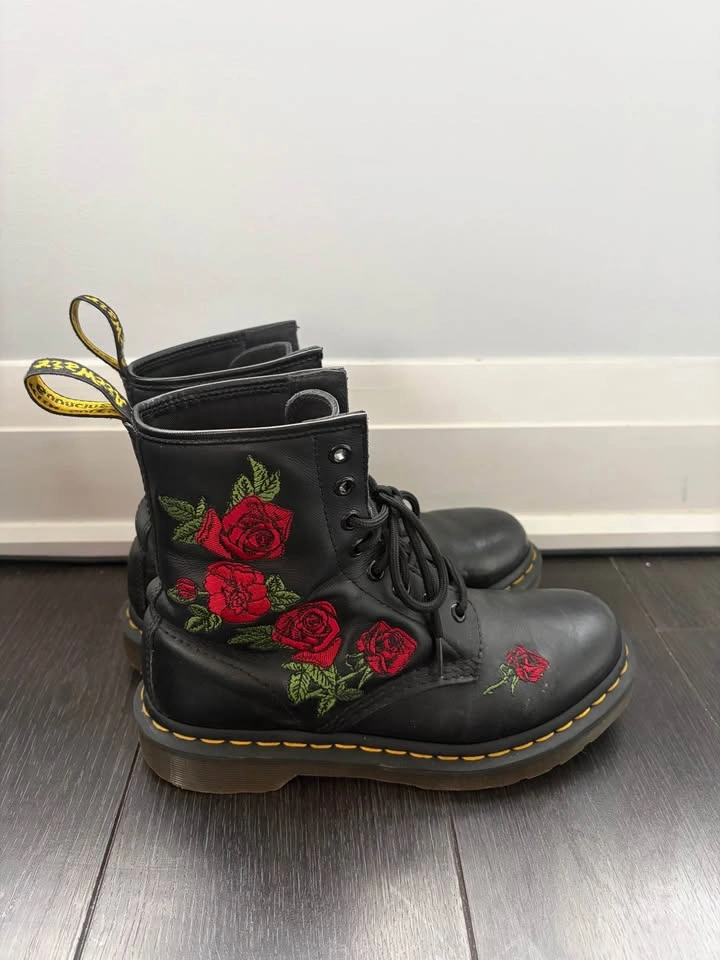 Size 7 Doc Martens Black Boots - photo 2