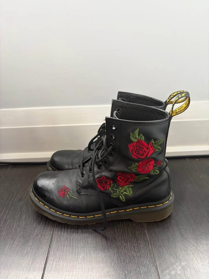 Size 7 Doc Martens Black Boots - photo 3