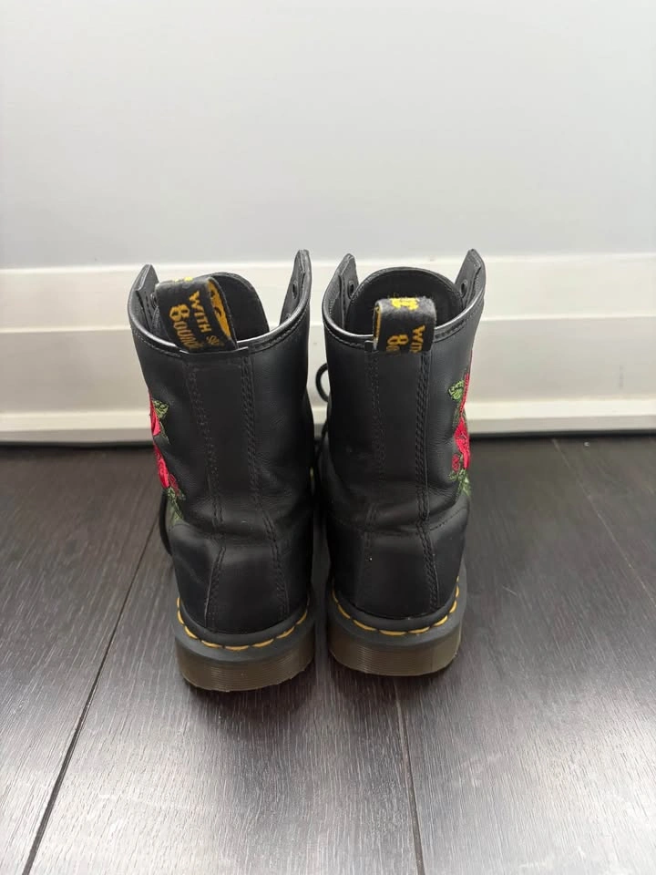 Size 7 Doc Martens Black Boots - photo 4