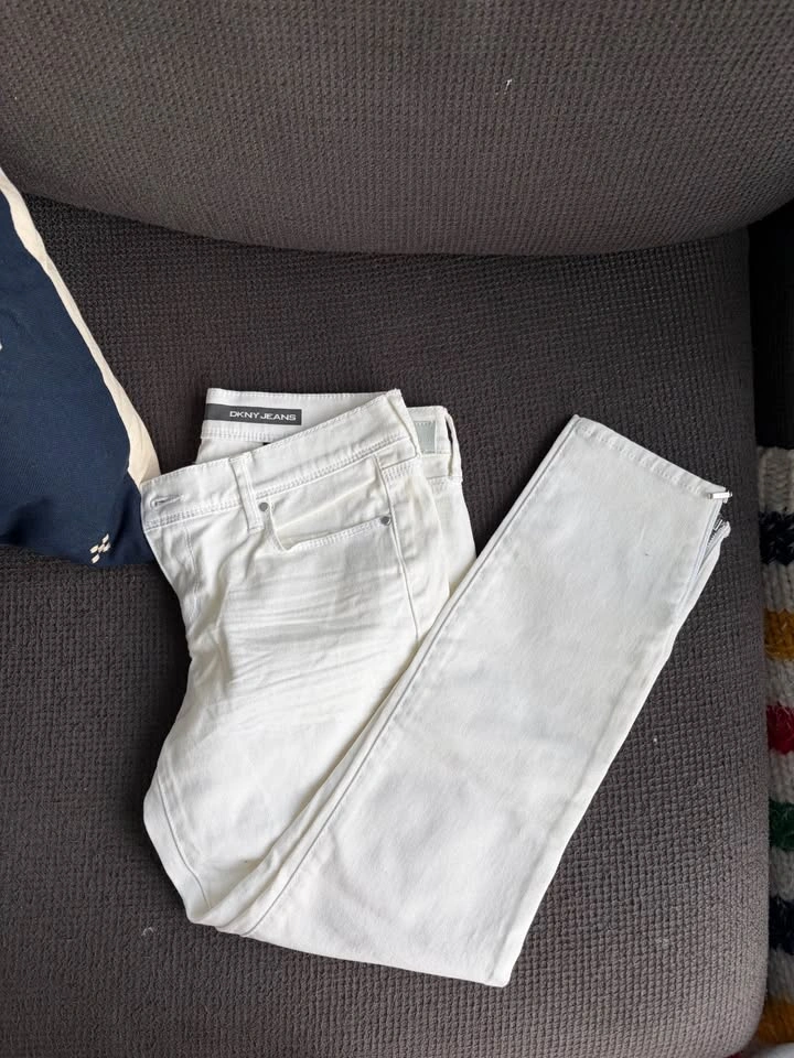 Brand New With Tags DKNY White Denim Size 4 Petite - photo 2