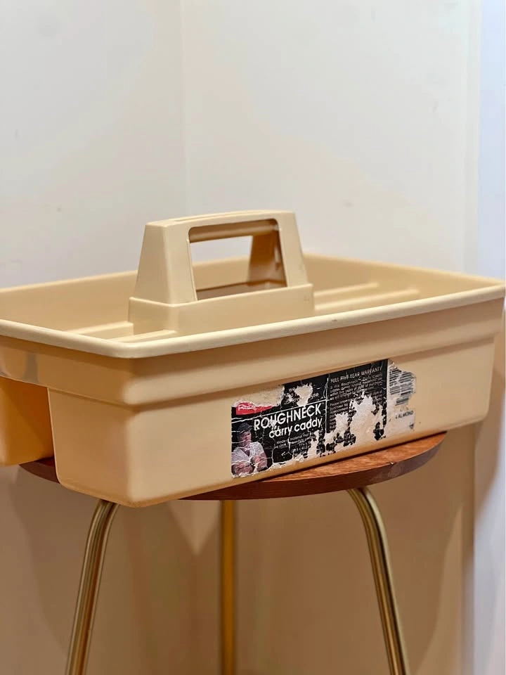 Vintage Rubbermaid Roughneck Carry Caddy (Model 3154) in almond