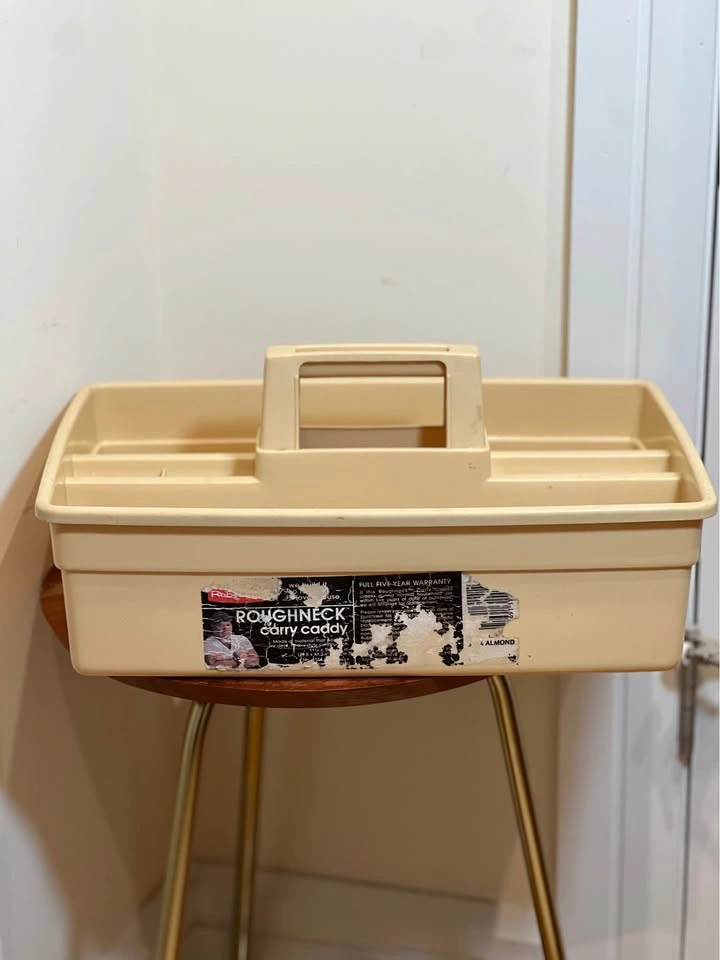 Vintage Rubbermaid Roughneck Carry Caddy (Model 3154) in almond - photo 5