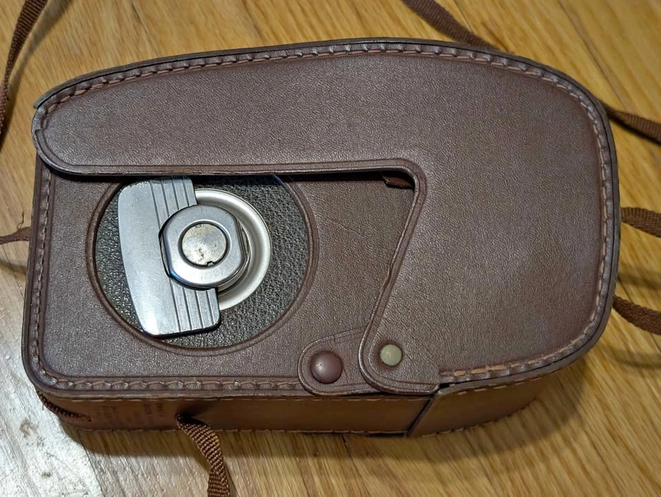 Vintage Kodak Brownie Movie Camera Turret f/1.9