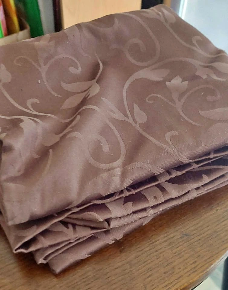 Table cloth and napkins