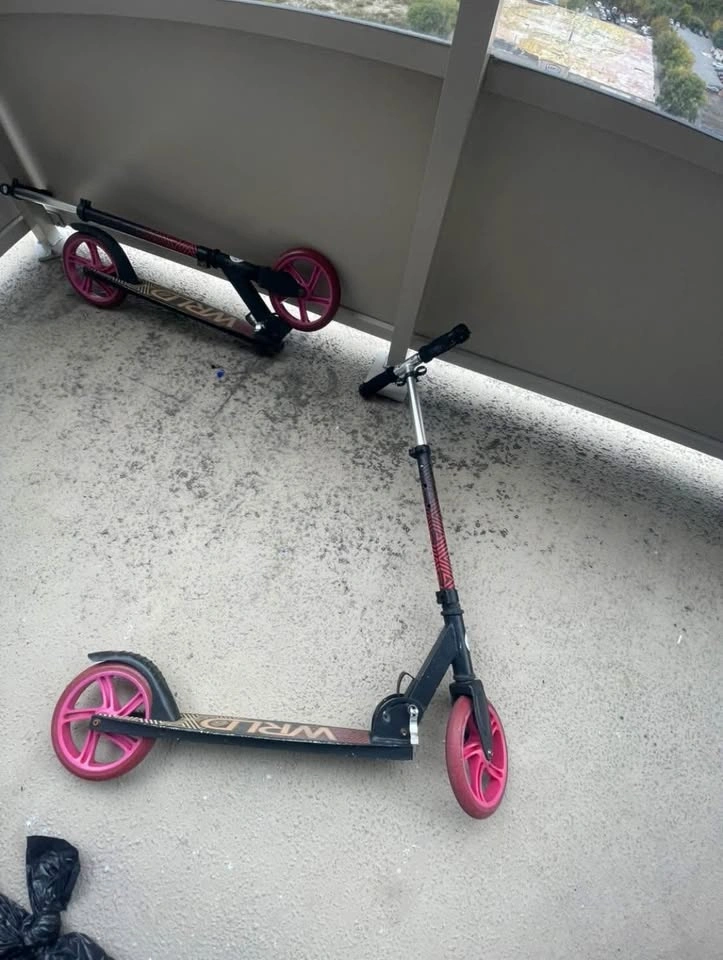 Foldable WRLD Scooter (ONE LEFT) - photo 2