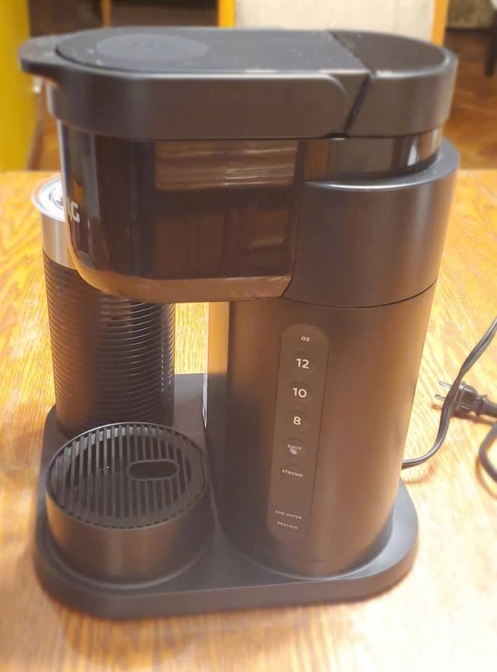 Keurig K-Café Essentials K85 Coffee Maker with Milk Frother - photo 3