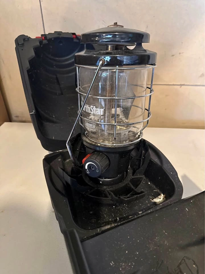 Propane camping lantern