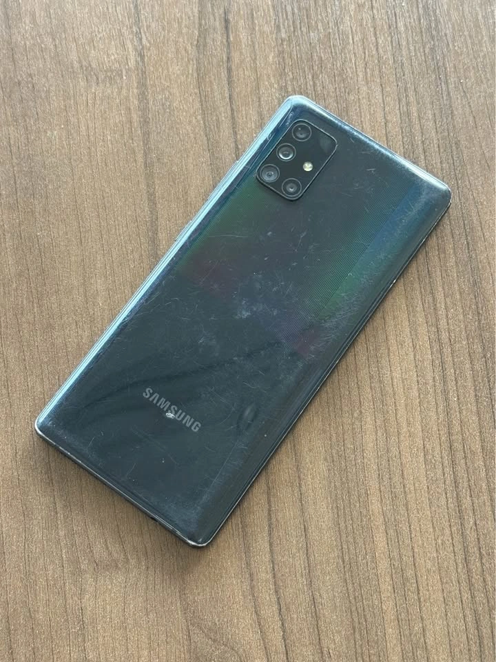 Samsung Galaxy A71 - photo 2