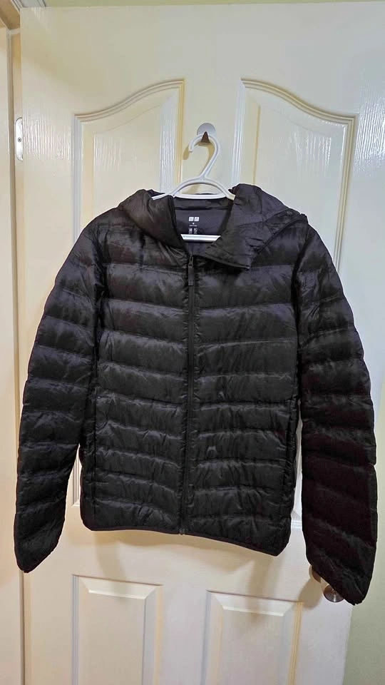 UNIQLO Down Jacket (Men Size M)