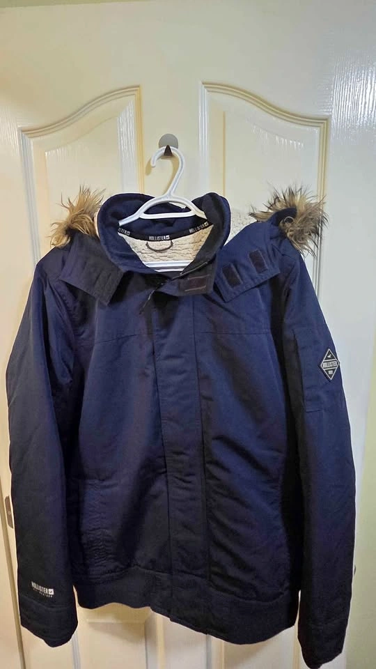 Hollister Winter Jacket (Men Size L)