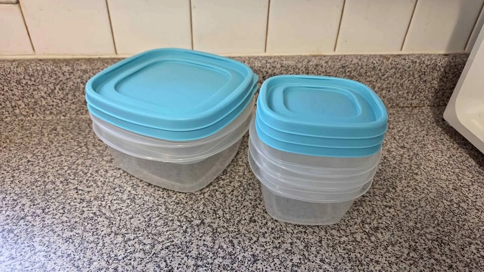 Food container