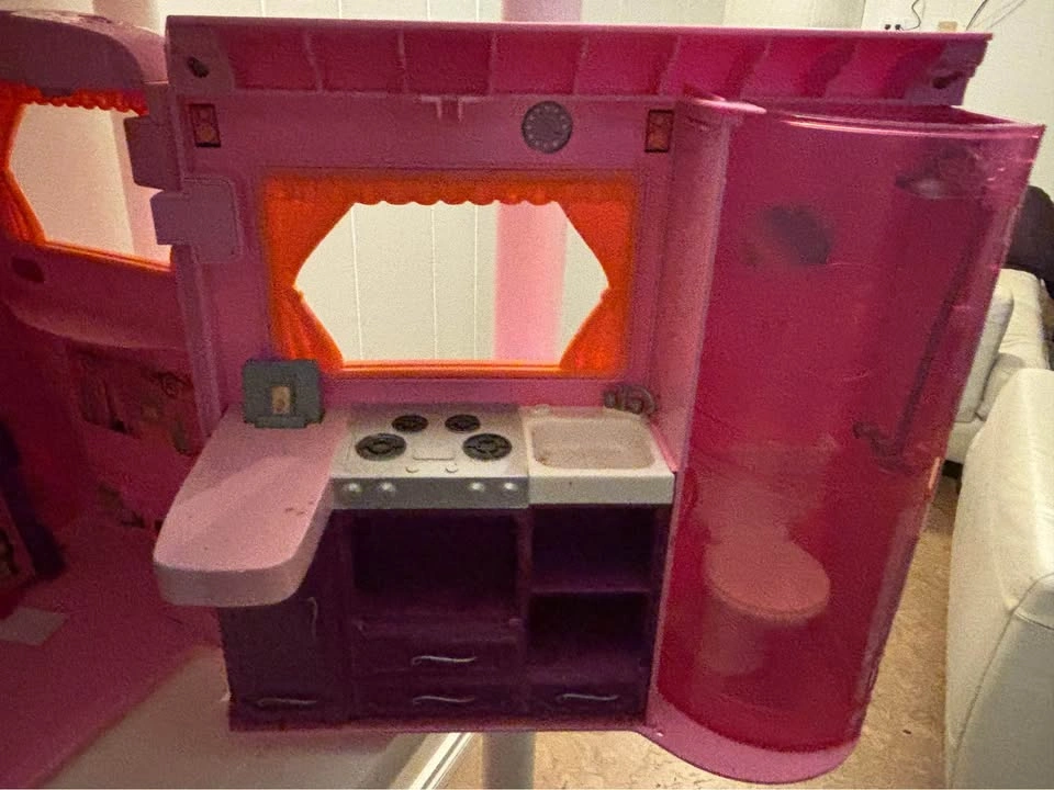 Barbie Motorhome - photo 4