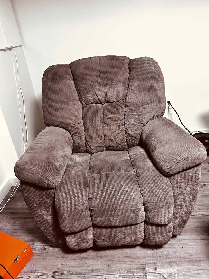 Lazy Boy Rocker and Recliner