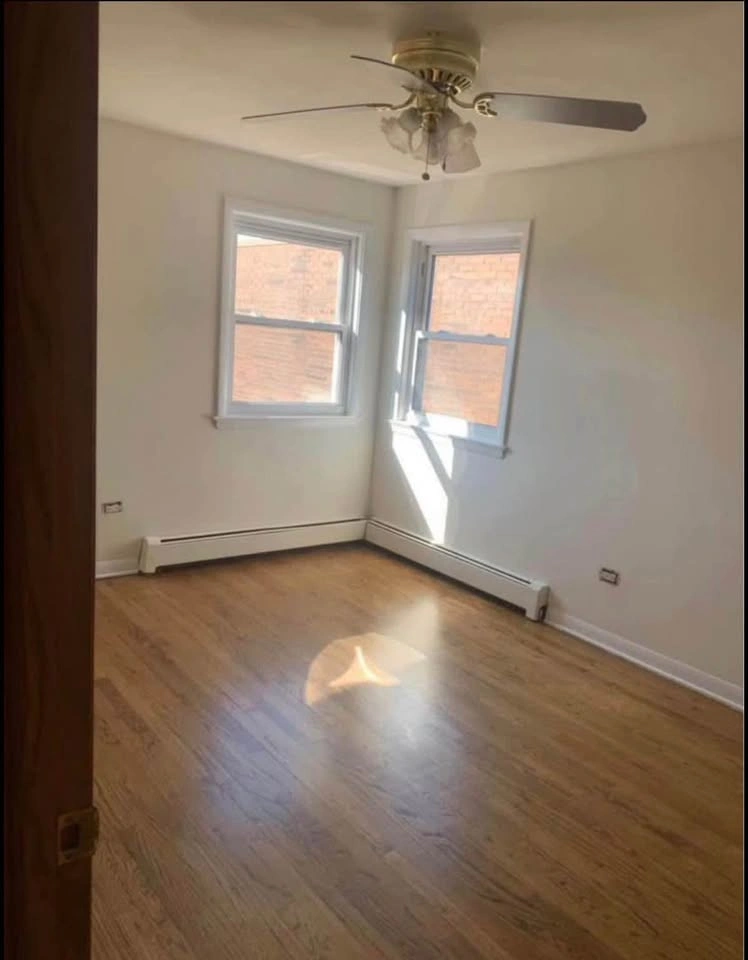 2 Beds 1 Bath - Apartment - photo 3