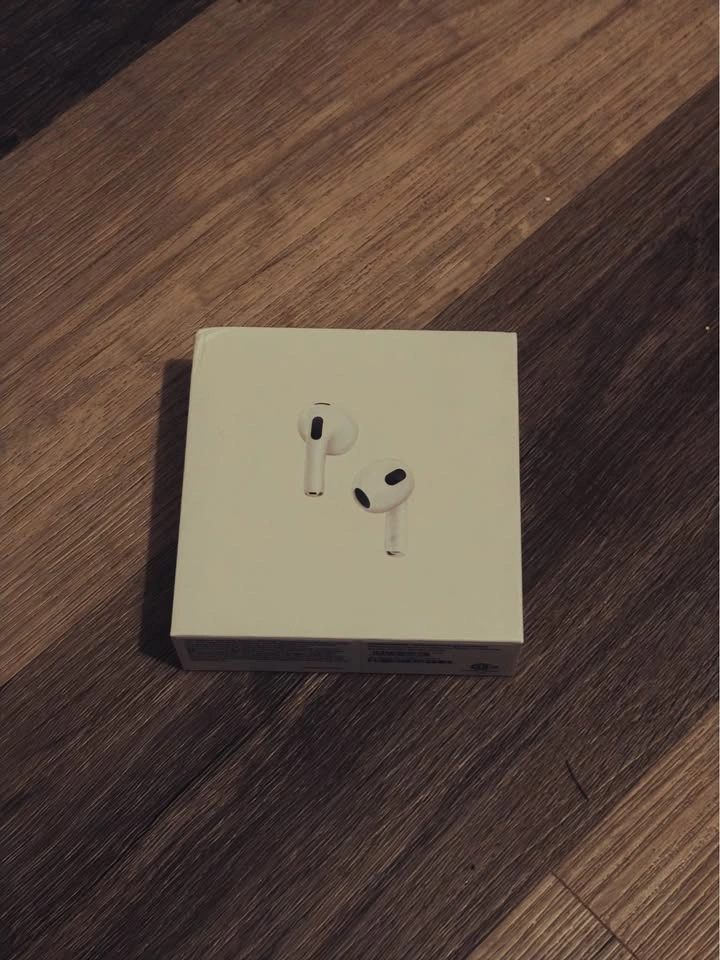 Apple AirPods (3rd Generation) - photo 2