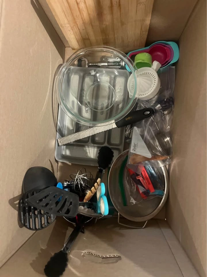 FREE Assorted Kitchen Utensils and Accessories Set - photo 2