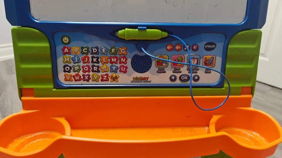 VTech DigiArt 3-in-1 Interactive Magic Easel! - photo 2