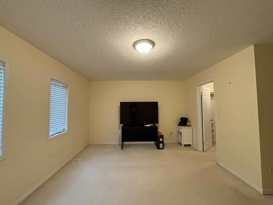 3 Beds 2.5 Baths - Townhouse - photo 5