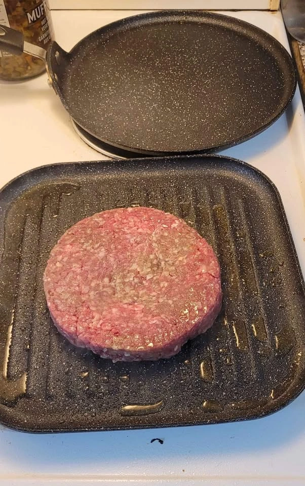 6 inches diameter burger maker
