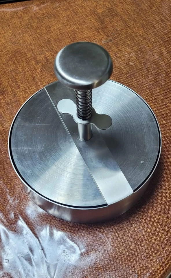 6 inches diameter burger maker - photo 2