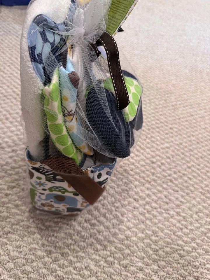 Brand New Readymade New Baby Basket with Items! - photo 3
