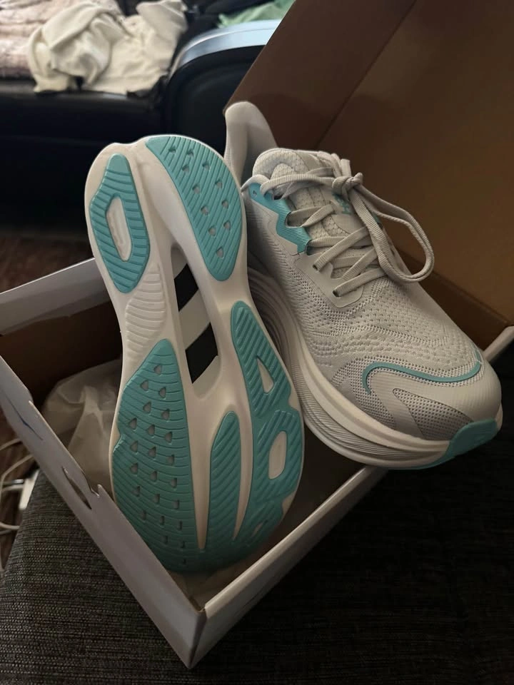 Hoka Skyward X Women's Size 9.5 - photo 3