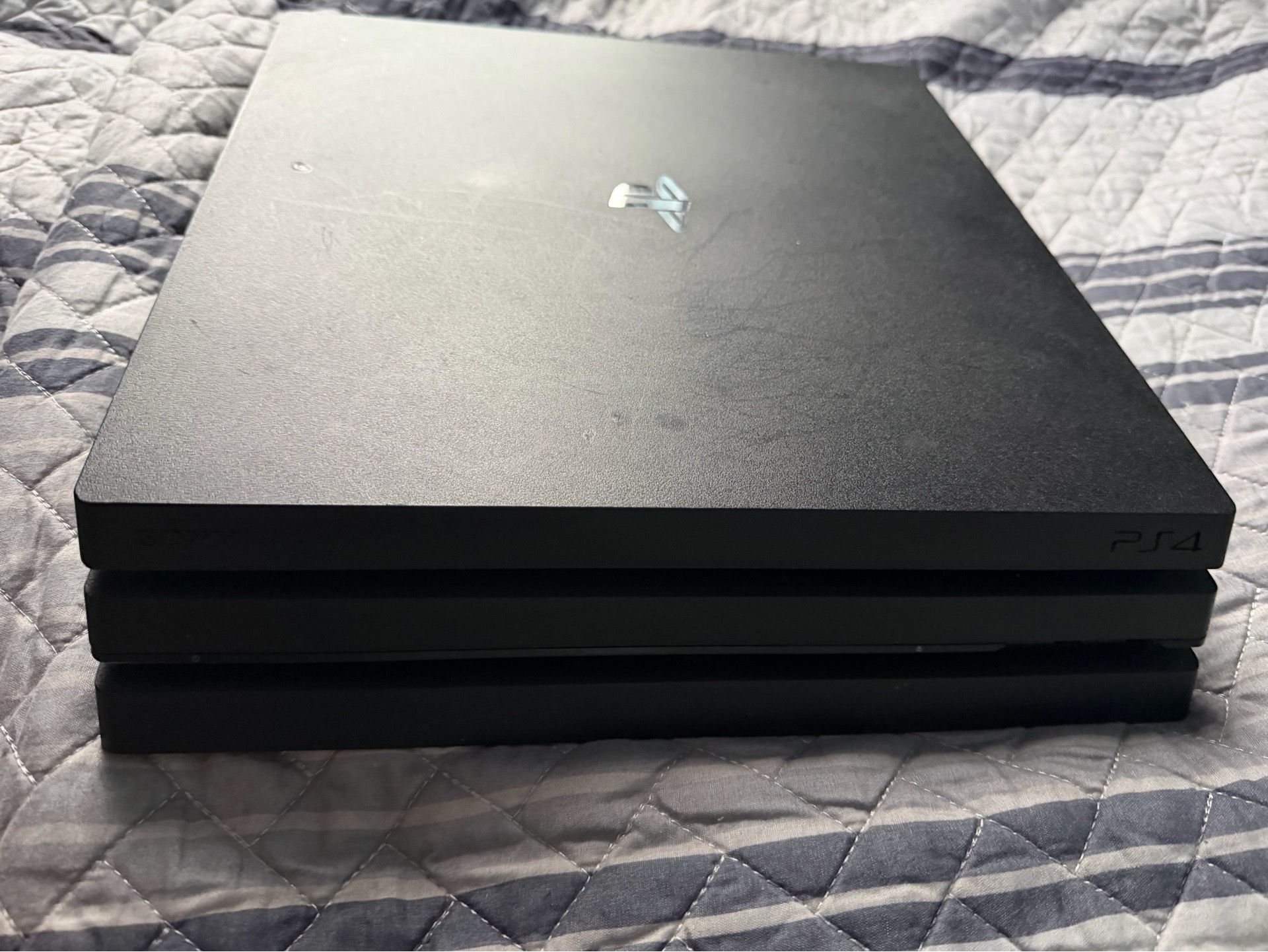 PS4 Pro 1TB Bundle w/ Blue Controller - Works Perfect - photo 5