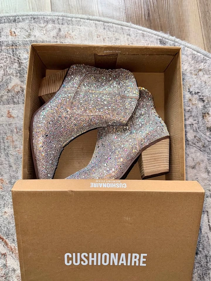 NEW | Cushionaire Women's Bravo Rhinestone Western boot