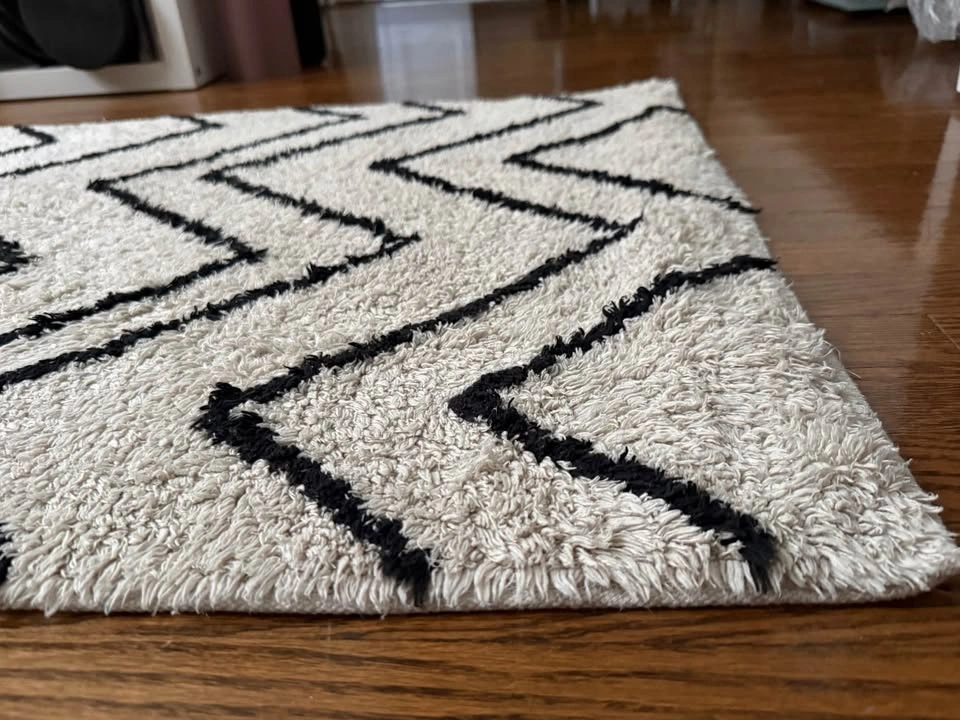 2’4” x 4’8” Cotton Black & Off-white Geometric Chevron Rug - photo 3
