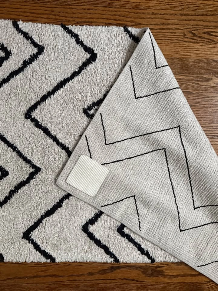 2’4” x 4’8” Cotton Black & Off-white Geometric Chevron Rug - photo 4